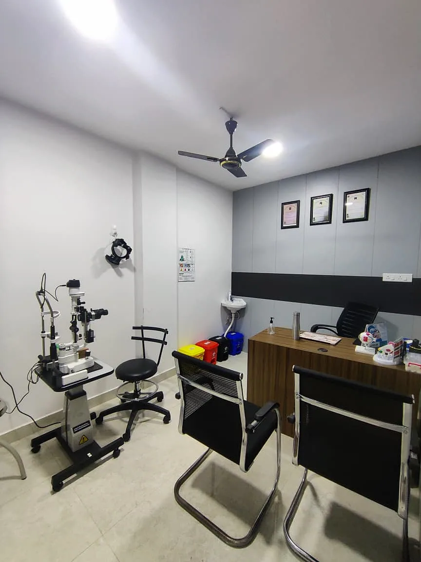 Eye examination equipment